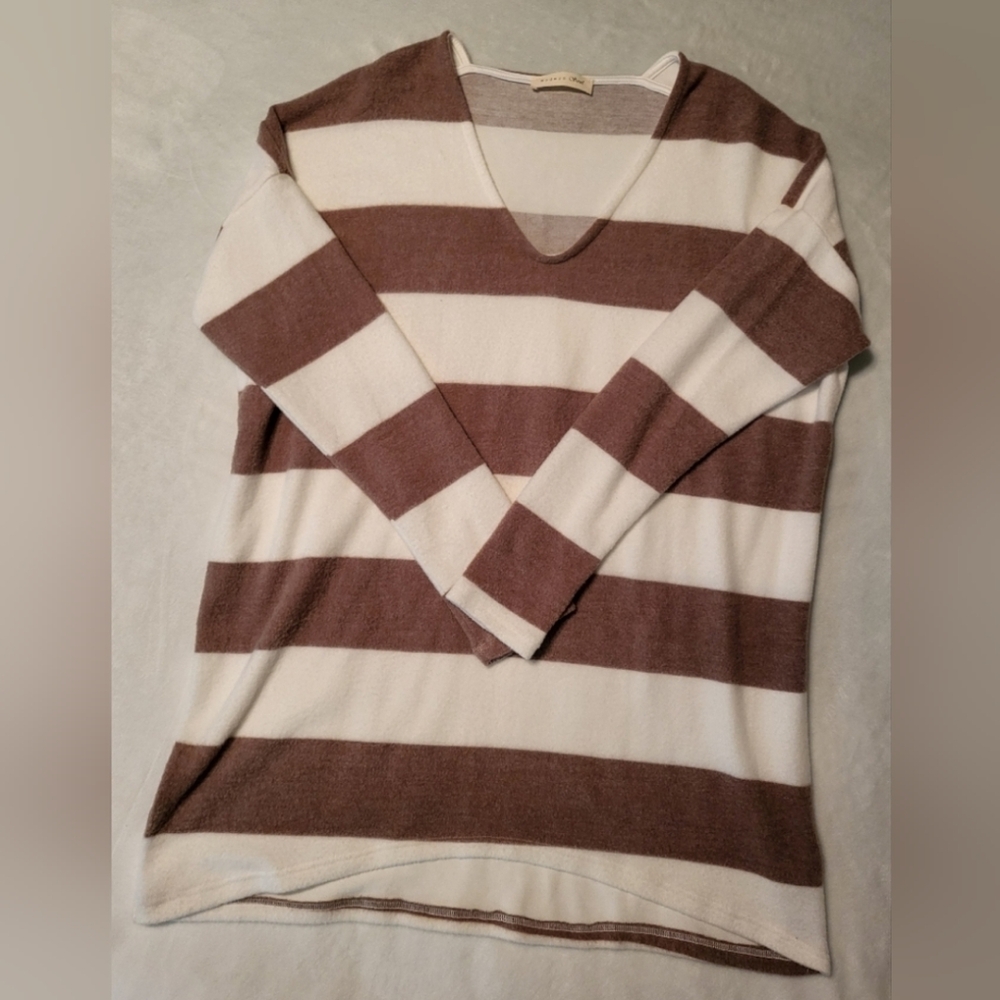 LiKE New ☆ Boutique Sweater